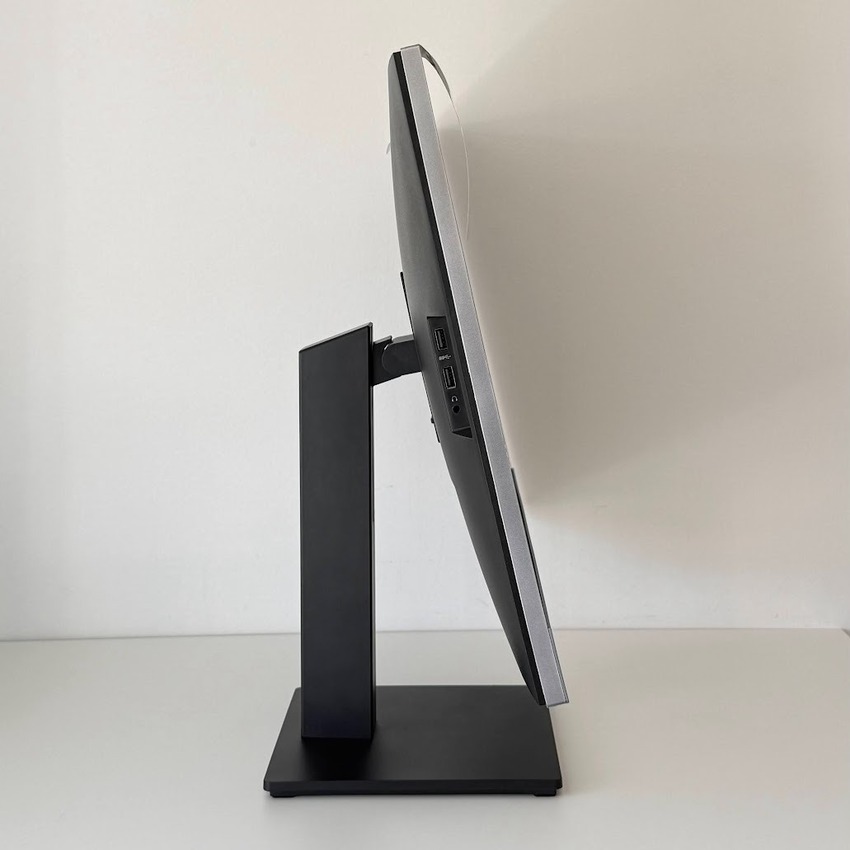 Monitor HP EliteDisplay E273m 68,5 cm (27'') | vgradna spletna kamera + Bang & Olufsen zvočniki